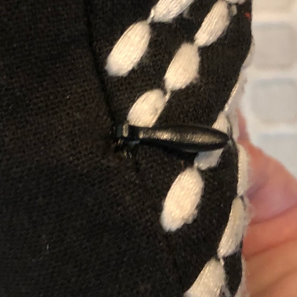 Decorative throw pillow - Picture 5 of 6